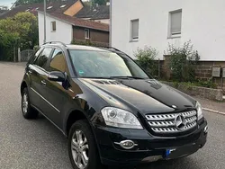 Schwarz Gebraucht 2005 Mercedes ML350 SUV | 10.000 € (Etwas zu teuer)