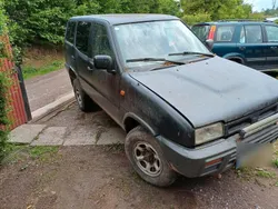Schwarz Gebraucht 1996 Nissan Terrano SUV | 2.500 €