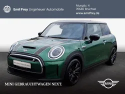 British racing green metallic Gebraucht 2023 Mini Cooper SE Kleinwagen | 22.990 € (Etwas zu teuer)