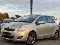 Gelb Gebraucht 2012 Daihatsu Charade Limousine | 4.999 €