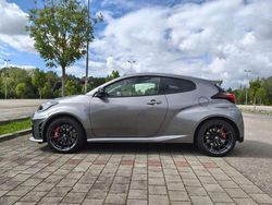 Silber Gebraucht 2024 Toyota Yaris Limousine | 43.900 € (Superpreis)