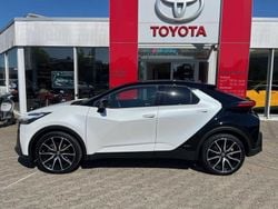 Weiß Gebraucht 2023 Toyota C-HR Sport SUV | 36.980 € (Etwas zu teuer)