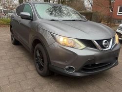 Schwarz Gebraucht 2017 Nissan Qashqai N-Vision SUV | 9.450 € (Fairer Preis)