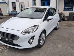 Weiß Gebraucht 2017 Ford Fiesta Titanium Kleinwagen | 7.290 € (Fairer Preis)