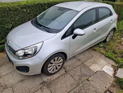 Silber Gebraucht 2013 Kia Rio Spirit Limousine | 5.999 € (Guter Preis)