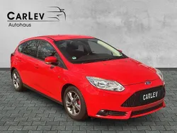 Racerot Gebraucht 2013 Ford Focus ST-Line Limousine | 5.690 € (Guter Preis)