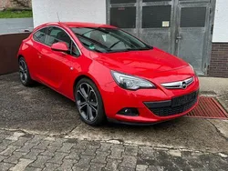 Rot Gebraucht 2012 Opel Astra GTC Edition Limousine | 3.900 € (Fairer Preis)