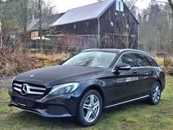 Obsidianschwarz Gebraucht 2015 Mercedes C180 Avantgarde Kombi | 9.889 € (Fairer Preis)