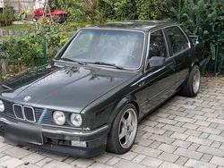 Grün Gebraucht 1986 BMW 325 Basis Limousine | 6.400 €
