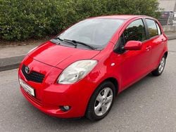 Rot Gebraucht 2007 Toyota Yaris Executive Limousine | 5.400 € (Fairer Preis)