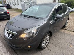 Grau Gebraucht 2011 Opel Meriva Innovation Van / Kleinbus | 3.490 € (Guter Preis)