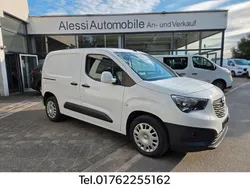 Weiß Gebraucht 2021 Opel Combo Edition Van / Kleinbus | 12.990 € (Guter Preis)