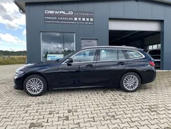 Schwarz ii/bonnet fluid black Gebraucht 2021 BMW 320 Sport Line Kombi | 24.890 € (Fairer Preis)