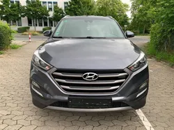 Grau Gebraucht 2015 Hyundai Tucson Intro Edition SUV | 11.699 € (Guter Preis)
