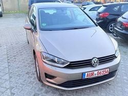 Pyramid gold metallic Gebraucht 2015 VW Golf Sportsvan Trendline Van / Kleinbus | 9.999 € (Fairer Preis)