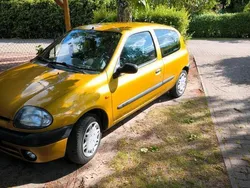 Gold Gebraucht 2000 Renault Clio II Kleinwagen | 1.400 € (Fairer Preis)