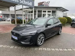Agate black metallic Gebraucht 2023 Ford Focus ST-Line Limousine | 28.990 € (Teuer)
