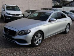 Iridiumsilber metalliclack (metallic) Gebraucht 2016 Mercedes E220 Limousine | 24.850 € (Fairer Preis)