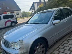 Grau Gebraucht 2004 Mercedes C220 Limousine | 2.500 € (Fairer Preis)