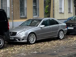 Grau Gebraucht 2005 Mercedes C350 Limousine | 8.000 €