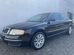 Schwarz Gebraucht 2002 Skoda Superb Limousine | 2.999 € (Etwas zu teuer)
