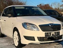 Weiß Gebraucht 2014 Skoda Fabia Cool Edition Limousine | 5.900 € (Fairer Preis)