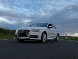 Weiß Gebraucht 2016 Audi A3 Sportback e-tron Sport Kleinwagen | 22.999 €