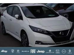 Weiß white (s) Gebraucht 2018 Nissan Leaf Acenta Kleinwagen | 16.990 € (Teuer)