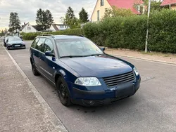 Blau Gebraucht 2003 VW Passat Kombi | 900 € (Superpreis)