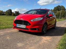 Rot Gebraucht 2015 Ford Fiesta Sport Kleinwagen | 4.900 € (Superpreis)