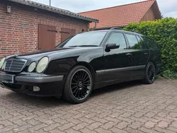 Schwarz Gebraucht 2001 Mercedes E320 Kombi | 3.950 € (Etwas zu teuer)