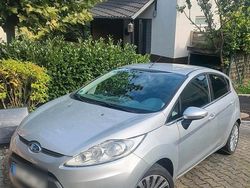 Silber Gebraucht 2009 Ford Fiesta Kleinwagen | 2.900 € (Fairer Preis)