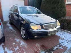 Schwarz Gebraucht 2001 Mercedes C180 Classic Kombi | 1.450 € (Etwas zu teuer)