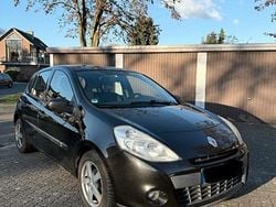 Schwarz Gebraucht 2009 Renault Clio II Kleinwagen | 2.170 €