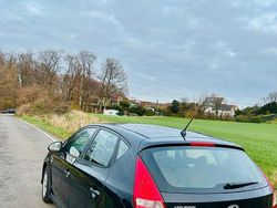 Schwarz Gebraucht 2011 Hyundai i30 Kombi | 2.699 € (Fairer Preis)