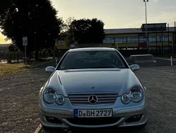 Silber Gebraucht 2005 Mercedes CL220 Coupé | 7.100 €