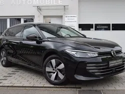 Grenadillschwarz metallic Gebraucht 2024 VW Passat Business Kombi | 30.999 € (Fairer Preis)