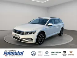 Pure white Gebraucht 2022 VW Passat Business Kombi | 31.860 € (Teuer)