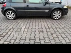 Schwarz Gebraucht 2006 Renault Mégane II Kleinwagen | 1.800 €