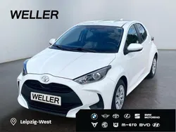 Weiss Gebraucht 2022 Toyota Yaris Basis Kleinwagen | 13.990 € (Fairer Preis)
