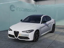 Weiß Gebraucht 2022 Alfa Romeo Giulia Limousine | 47.949 € (Teuer)