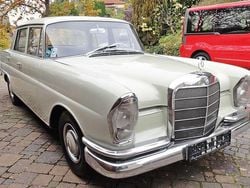 Grau Gebraucht 1963 Mercedes W111 Limousine | 28.995 €
