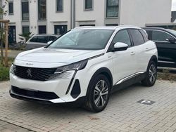 Weiß Gebraucht 2022 Peugeot 3008 SUV | 16.999 € (Fairer Preis)