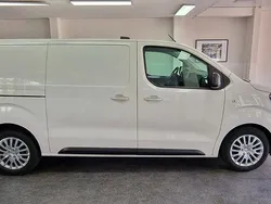 Weiß Gebraucht 2020 Opel Vivaro Van | 16.990 € (Guter Preis)