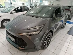 Grau Gebraucht 2024 Toyota C-HR Team SUV | 30.890 € (Fairer Preis)