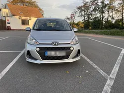 Silber Gebraucht 2017 Hyundai i10 YES! Kleinwagen | 7.900 € (Fairer Preis)