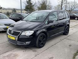 Schwarz Gebraucht 2009 VW Touran Trendline Van / Kleinbus | 1.490 € (Superpreis)
