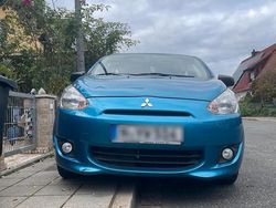 Blau Gebraucht 2015 Mitsubishi Space Star Kleinwagen | 5.000 €