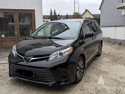 Schwarz Gebraucht 2019 Toyota Sienna Van / Kleinbus | 24.700 €