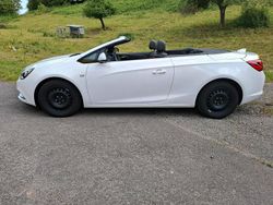 Weiß Gebraucht 2018 Opel Cascada Cabrio | 10.700 €